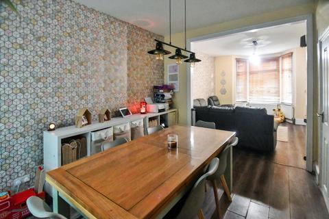 6 bedroom terraced house for sale, Balmoral Road, Gillingham, ME7