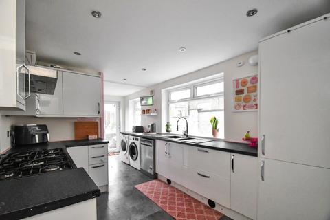 6 bedroom terraced house for sale, Balmoral Road, Gillingham, ME7