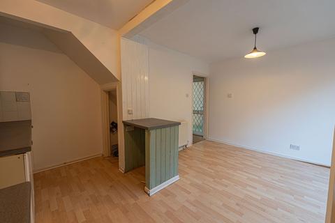 2 bedroom semi-detached house for sale, Mountside, Risca, NP11