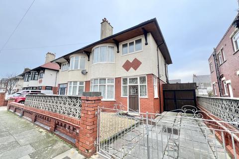 3 bedroom semi-detached house for sale, Kenilworth Gardens, South Shore FY4