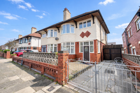 3 bedroom semi-detached house for sale, Kenilworth Gardens, South Shore FY4