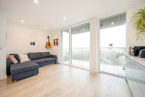 2 bedroom flat to rent, Corsican Square, London E3