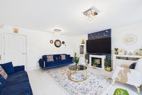 5 bedroom detached house for sale, Ipswich Road, Colchester