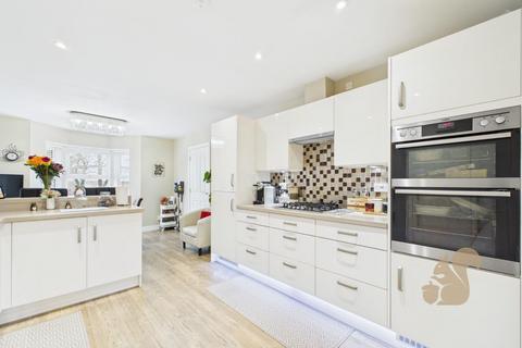 5 bedroom detached house for sale, Ipswich Road, Colchester