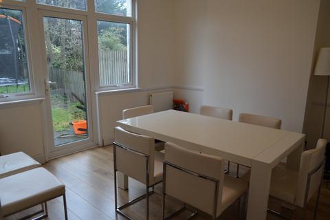 4 bedroom house to rent, Palmers Green, Palmers Green