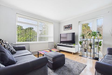 2 bedroom apartment for sale, Russell Court, Bridge Close, Lancing, BN15 8BP