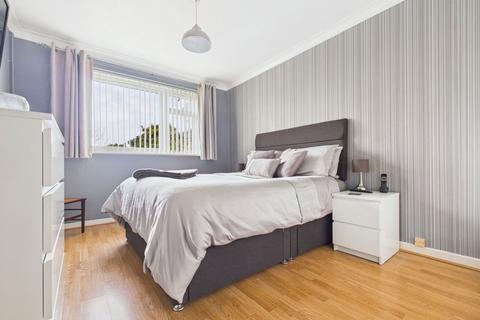2 bedroom apartment for sale, Russell Court, Bridge Close, Lancing, BN15 8BP