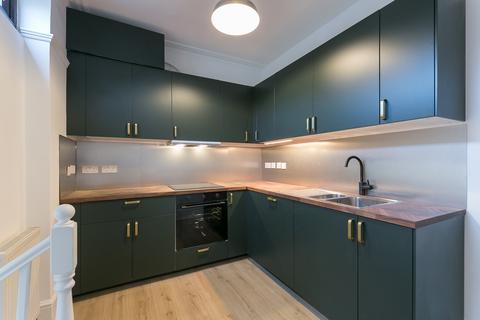 4 bedroom semi-detached house to rent, LONDON SE6