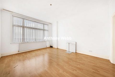 undefined, Chimes Avenue, Palmers Green, N13