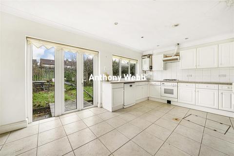 3 bedroom terraced house for sale, Chimes Avenue, Palmers Green, N13