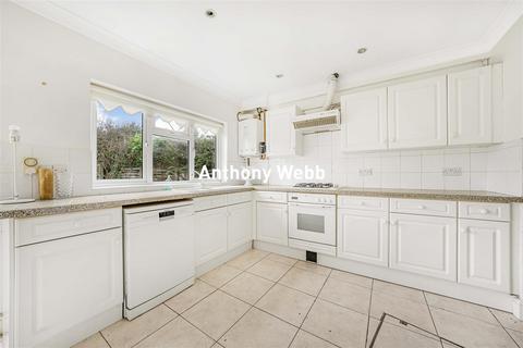 3 bedroom terraced house for sale, Chimes Avenue, Palmers Green, N13