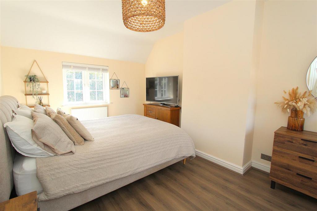 Bed 1.JPG