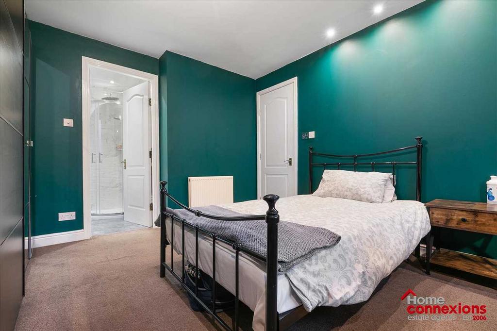 Bedroom Two (2)