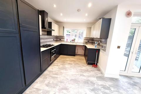 undefined, Purland Close, Dagenham RM8