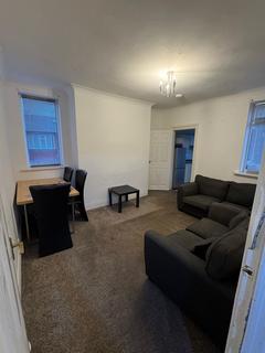 2 bedroom flat to rent, Eastbourne Avenue, Gateshead NE8