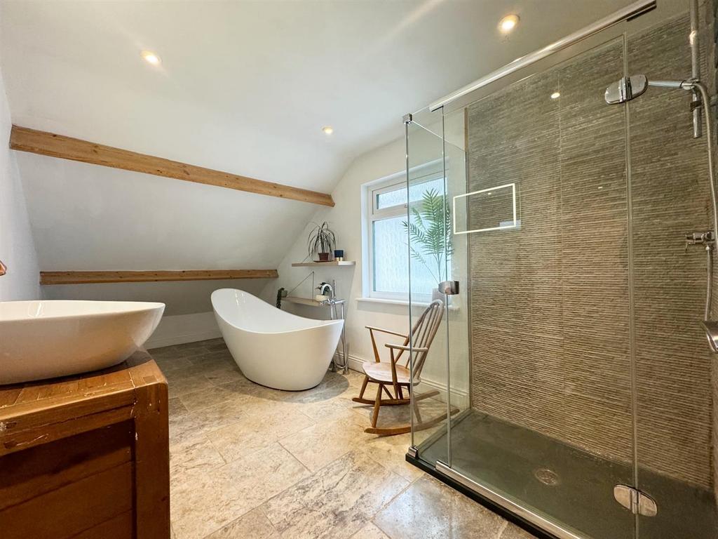 Bathroom.jpeg