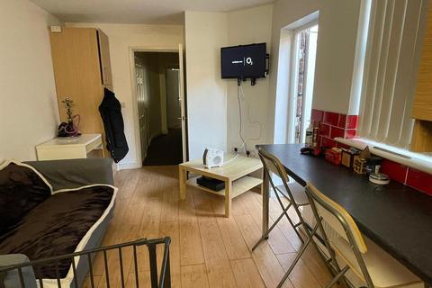2 bedroom apartment to rent, Platt Lane (1), Fallowfield, Manchester