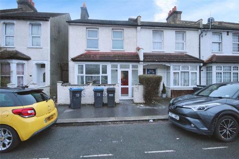3 bedroom terraced house to rent, Lakehall Road, Thornton Heath, CR7