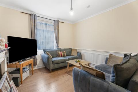 3 bedroom semi-detached house for sale, Totteridge Road, Enfield