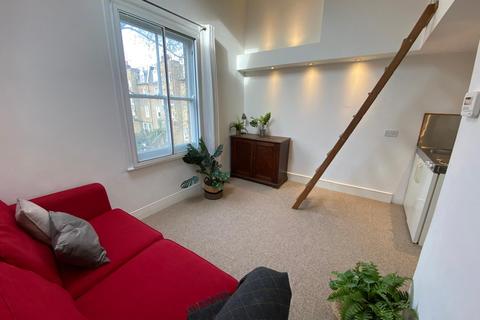 Studio to rent, North End Road, London, W14