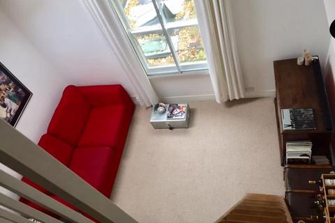 Studio to rent, North End Road, London, W14