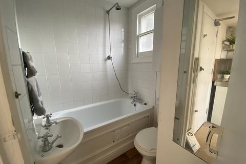 Studio to rent, North End Road, London, W14
