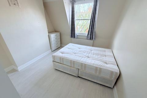 1 bedroom in a house share to rent, Birnam Road, Finsbury Park