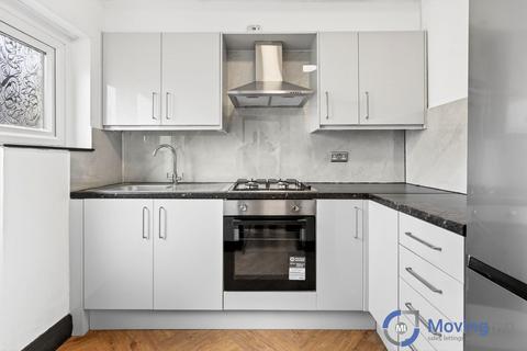 3 bedroom house to rent, Knollys Road, Tulse Hill, SW16 2JJ