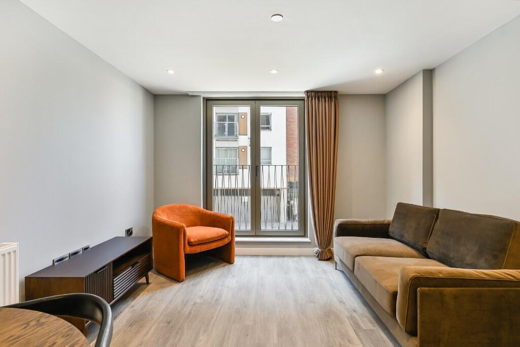 3 bed flat to rent Joyce Newman House, London SE1