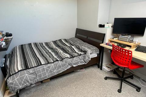 3 bedroom apartment to rent, Platt Lane (2), Fallowfield, Manchester
