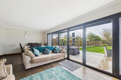 3 bedroom detached house for sale, Suffolk Avenue, Colchester CO5