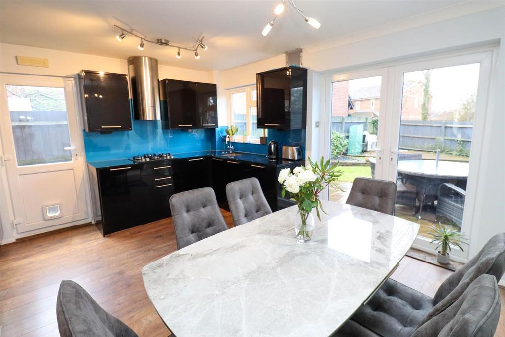 Kitchen/Dining Room