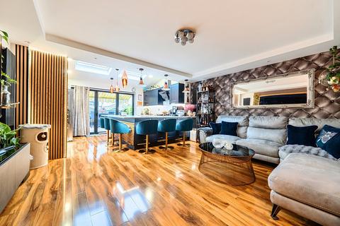 4 bedroom terraced house for sale, Meadow Close, Barnet, EN5
