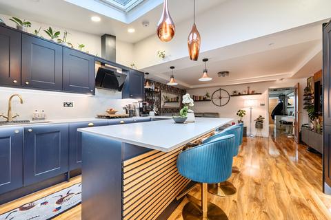 4 bedroom terraced house for sale, Meadow Close, Barnet, EN5