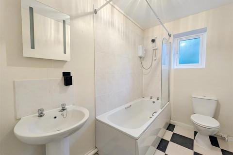 2 bedroom flat to rent, Lane End Road, Bembridge, PO35 5SU