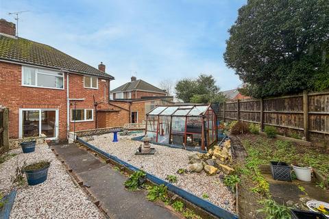 3 bedroom semi-detached house for sale, Highlands Close, Warwick