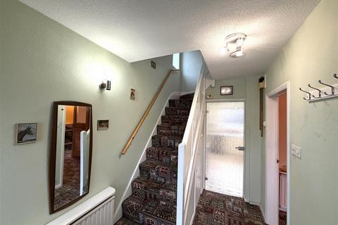 3 bedroom semi-detached house for sale, Highlands Close, Warwick