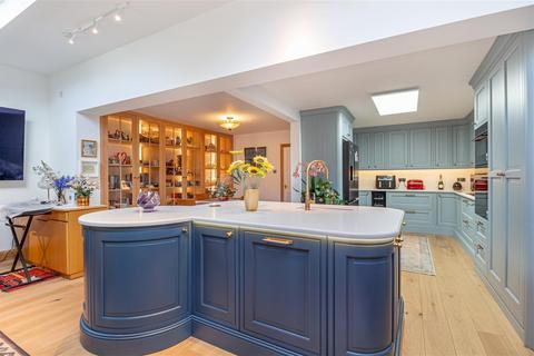 4 bedroom detached house for sale, Windermere, 6 Crown Court, Defford, Worcester
