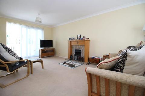 4 bedroom detached house for sale, Akeshill Close, New Milton, Hampshire, BH25