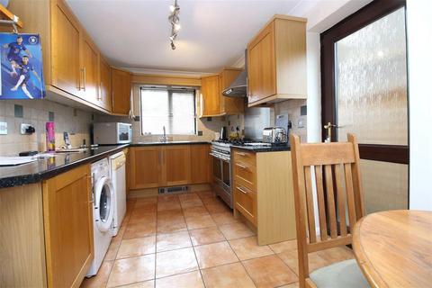 4 bedroom detached house for sale, Akeshill Close, New Milton, Hampshire, BH25