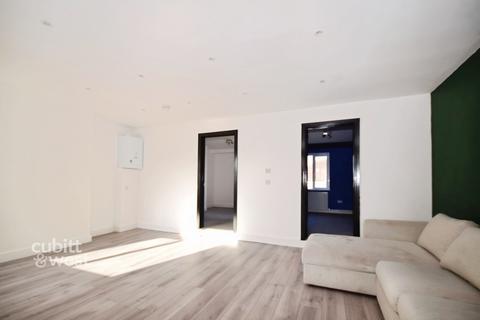 2 bedroom maisonette to rent, Wickham Road Croydon CR0
