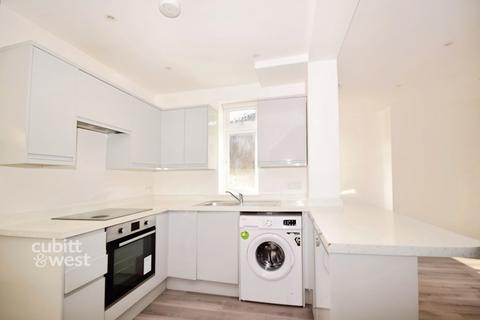 2 bedroom maisonette to rent, Wickham Road Croydon CR0