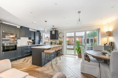 undefined, Firgrove Hill, Farnham