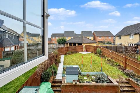 3 bedroom semi-detached house for sale, Warbler Way, Stowmarket, IP14