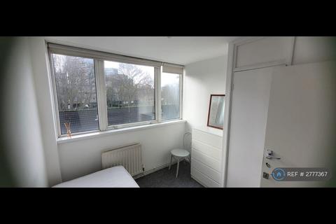 1 bedroom in a flat share to rent, Charfield Court, London, W9