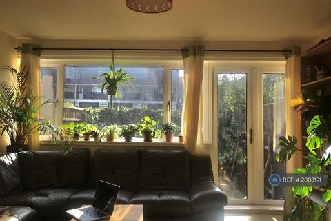 2 bedroom maisonette to rent, Dunnett House, London, E3