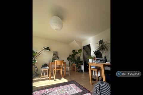2 bedroom maisonette to rent, Dunnett House, London, E3