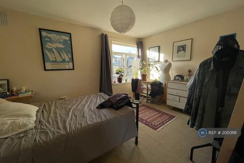 2 bedroom maisonette to rent, Dunnett House, London, E3
