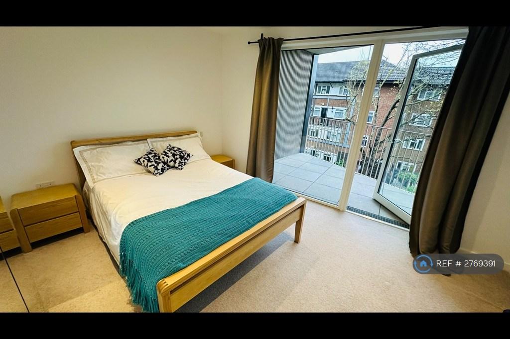 Bed 2 With Balcony