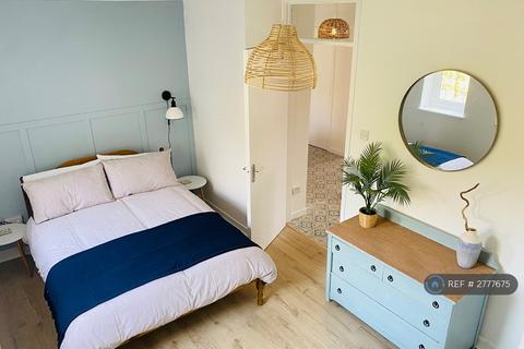 2 bedroom flat to rent, Ferrara Square, Maritime Quarter, Swansea, SA1